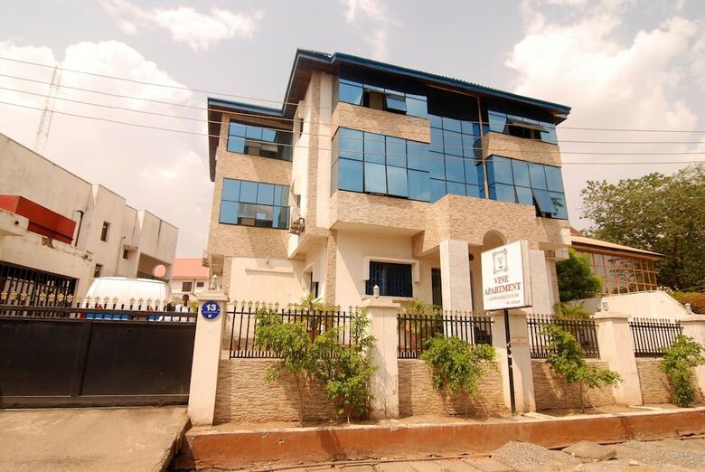 Hotel Vine Apartments & Resort