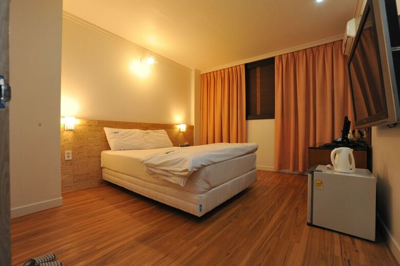 Hilltop Hotel