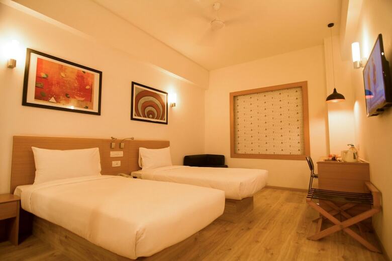 Red Fox Hotel Sec 60 Gurugram