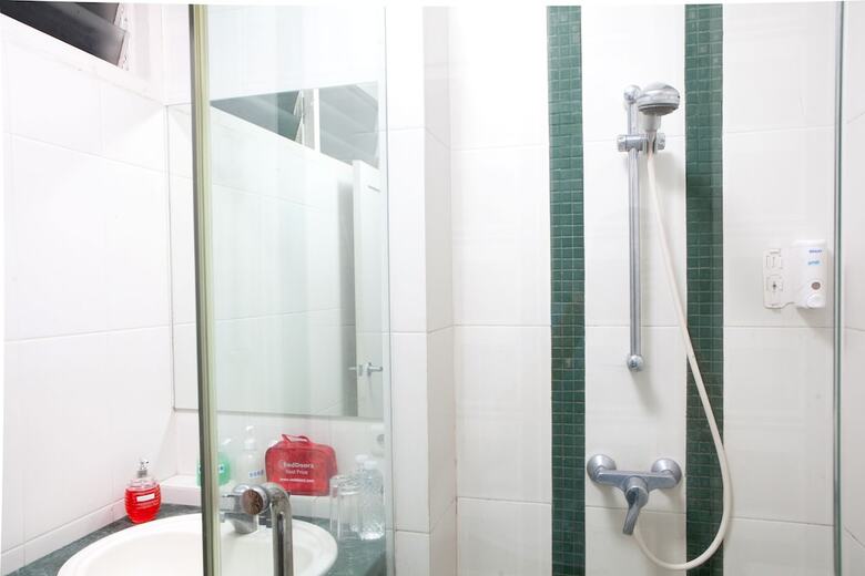 Hotel Reddoorz Near Padjajaran University 2
