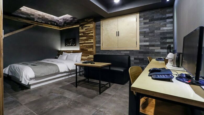 Hotel Form