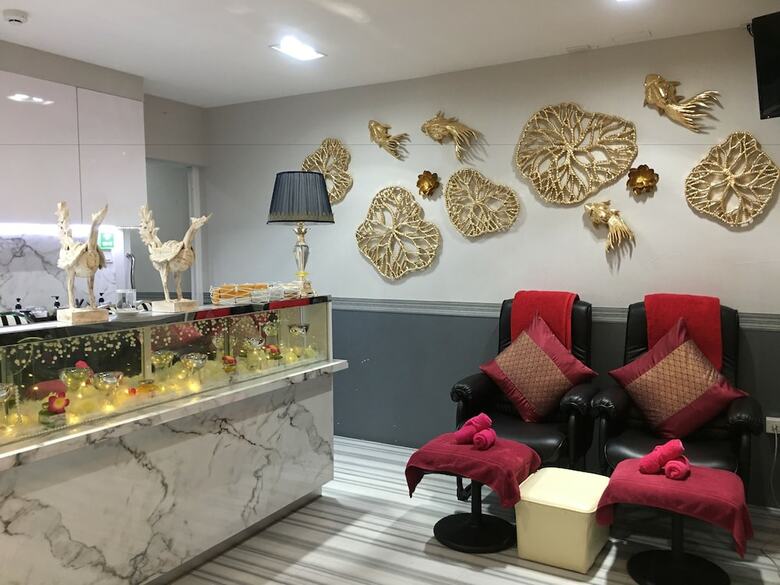 Top High Airport Link Hotel