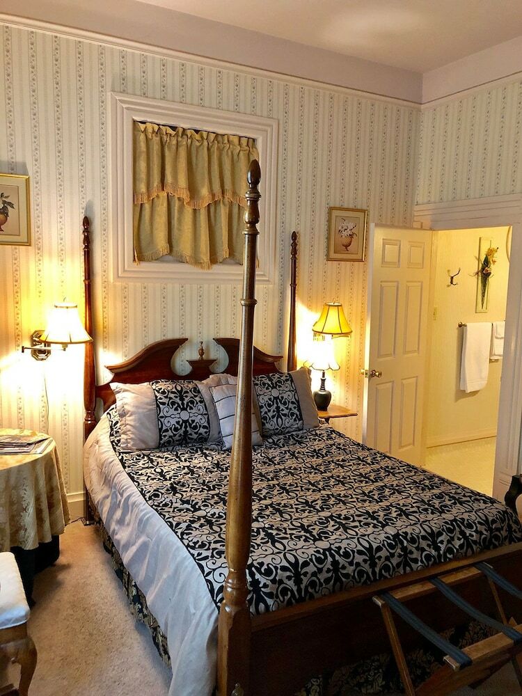 Bed & Breakfast Power's Mansion Inn