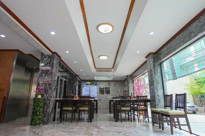 Hotel Grand Omari