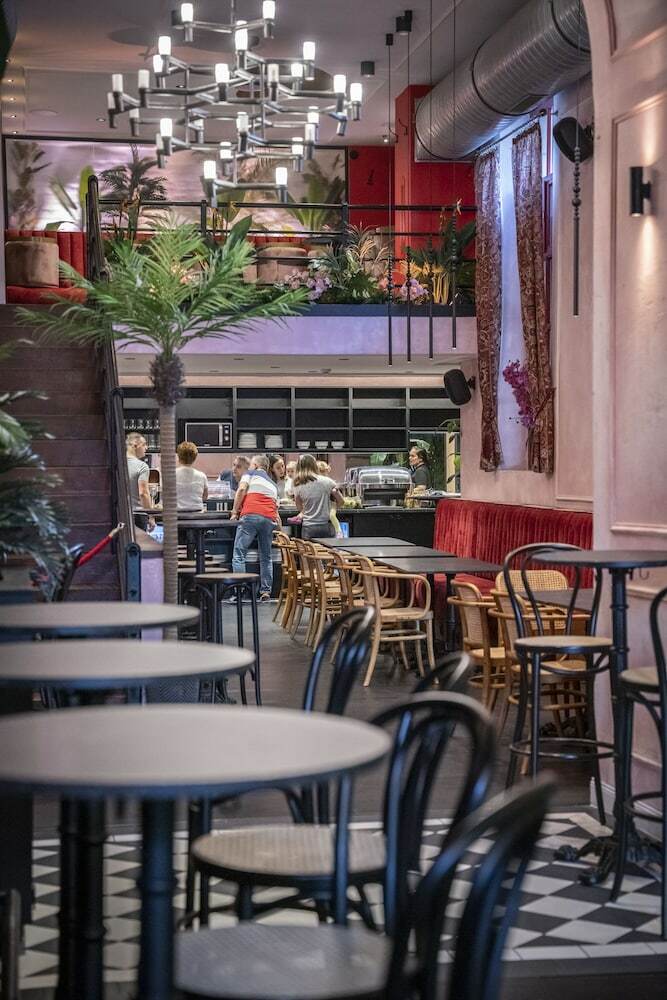 Hotel Mika Downtown