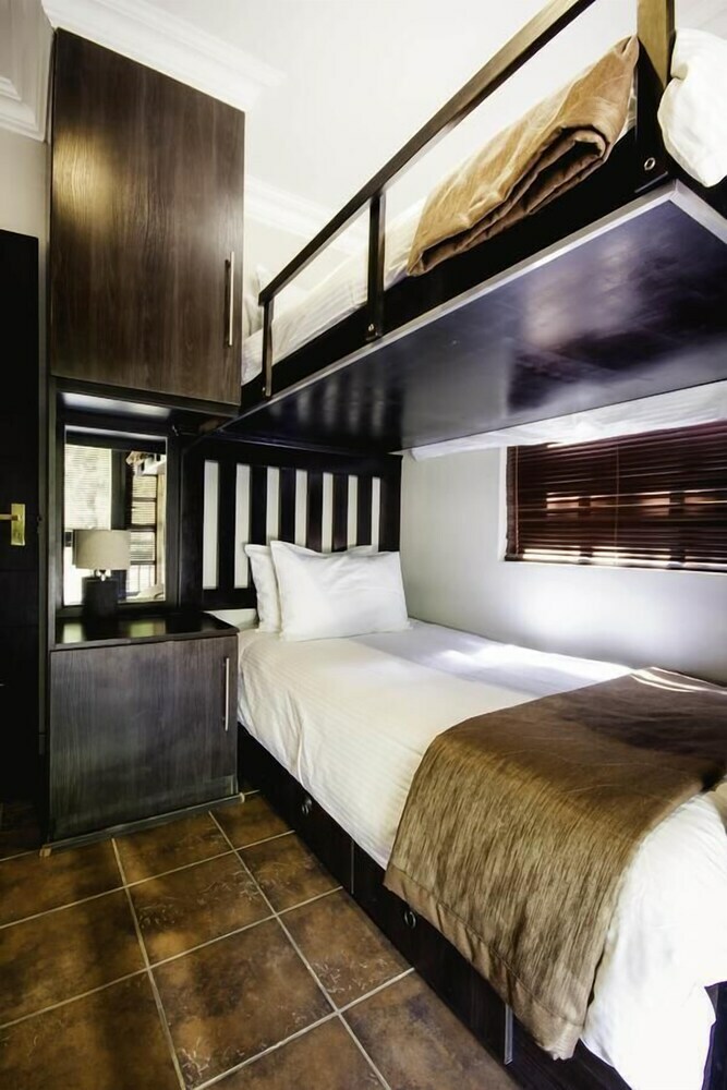 Hotel At The Villa