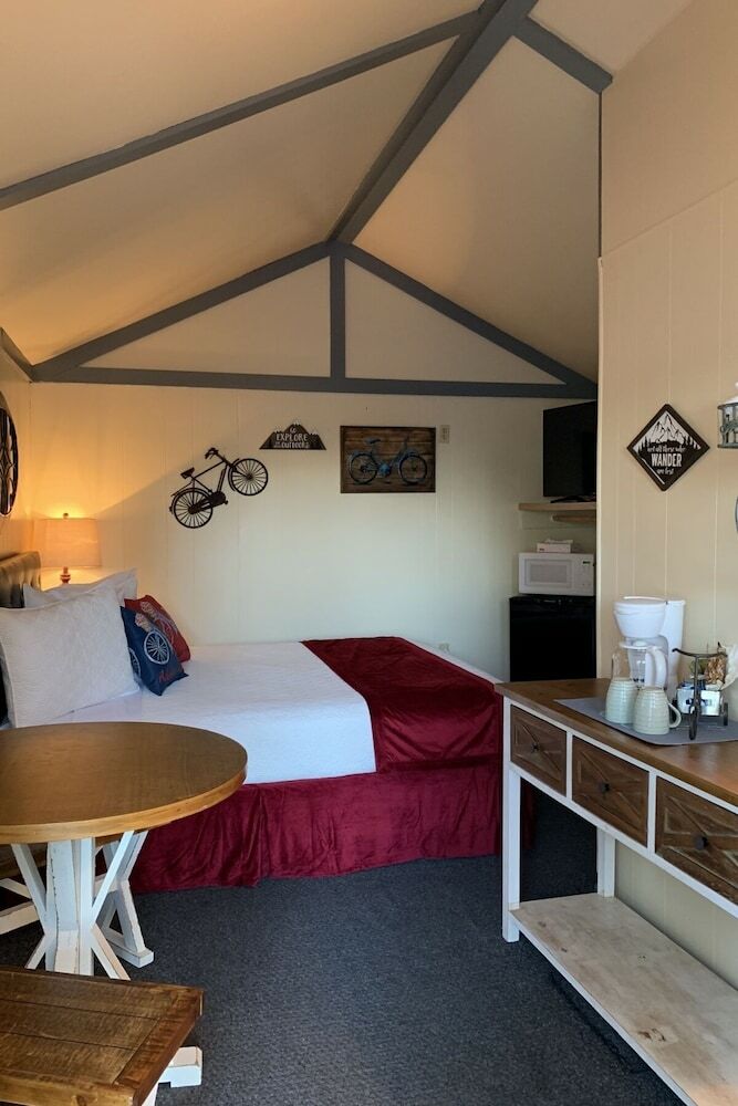 Motel Lamplighter Cabins & Suites