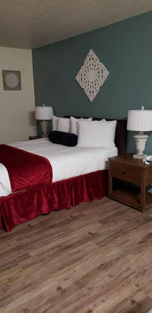 Motel Lamplighter Cabins & Suites