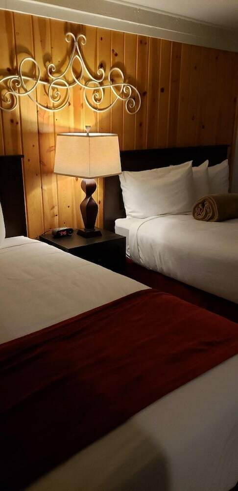 Motel Lamplighter Cabins & Suites