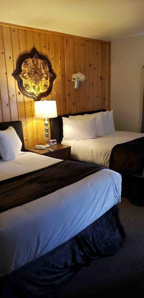 Motel Lamplighter Cabins & Suites