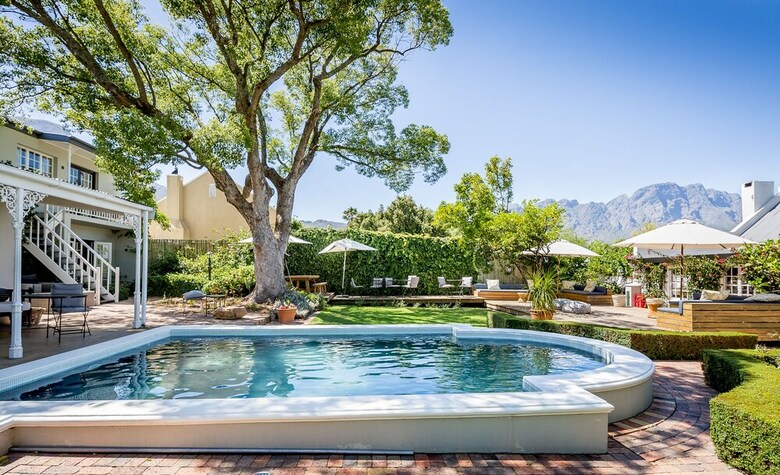 Bed & Breakfast Macaron Boutique Guest House