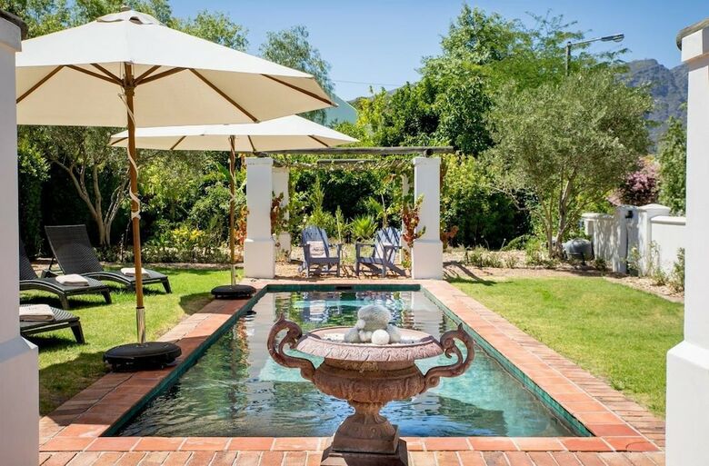 Bed & Breakfast Macaron Boutique Guest House