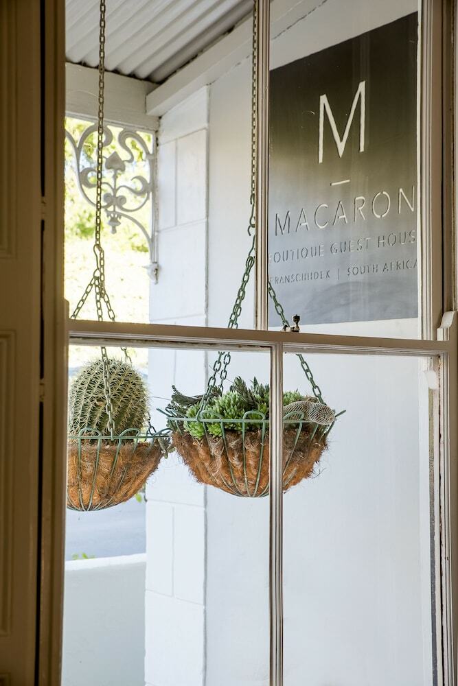 Bed & Breakfast Macaron Boutique Guest House