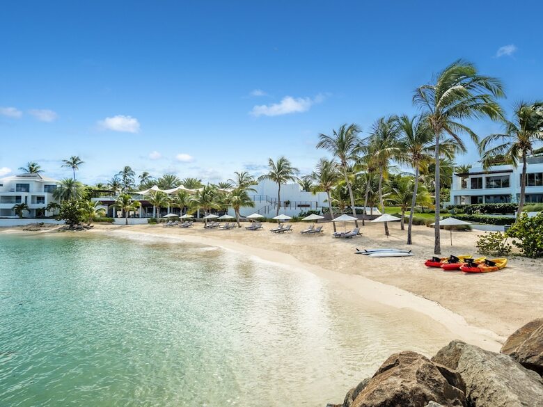 Hotel Hodges Bay Resort And Spa
