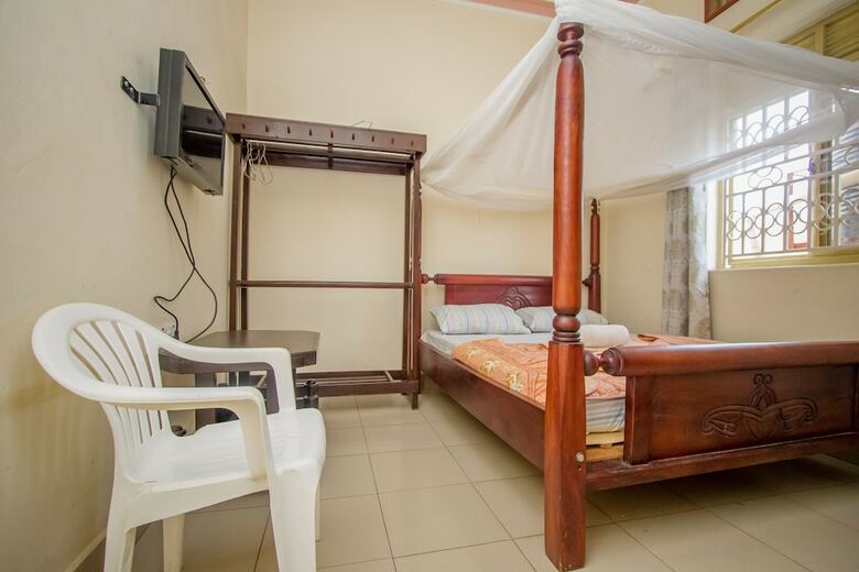 Hotel Tropical Savannah Guesthouse