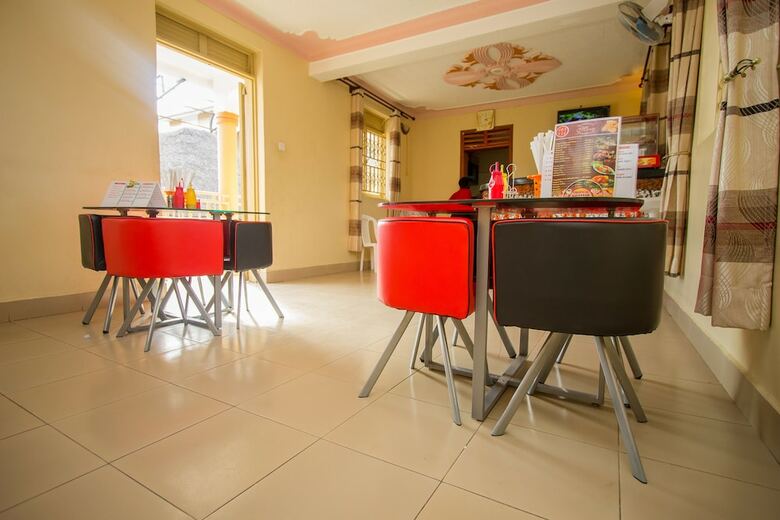 Hotel Tropical Savannah Guesthouse