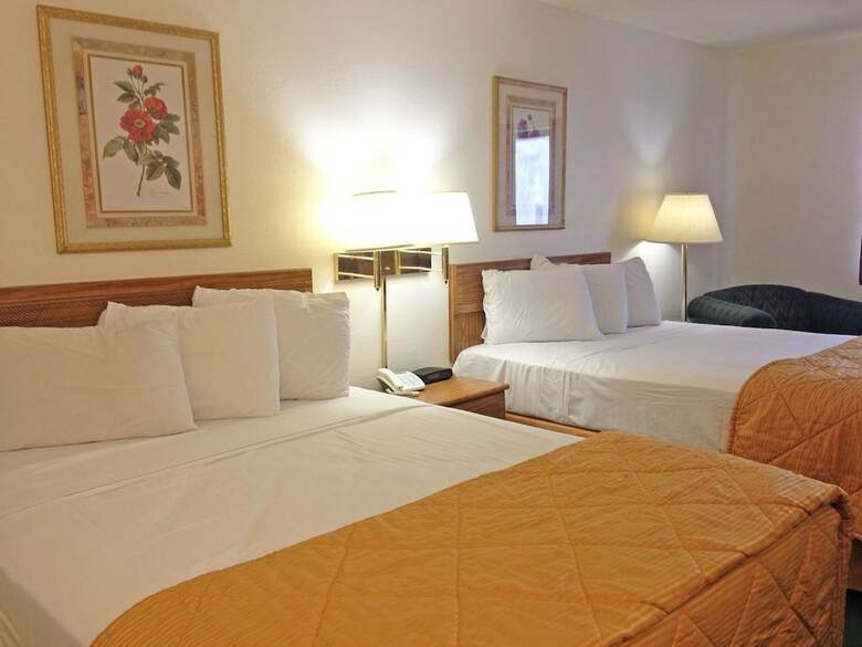 Hotel Amerihost Inn & Suites Fulton