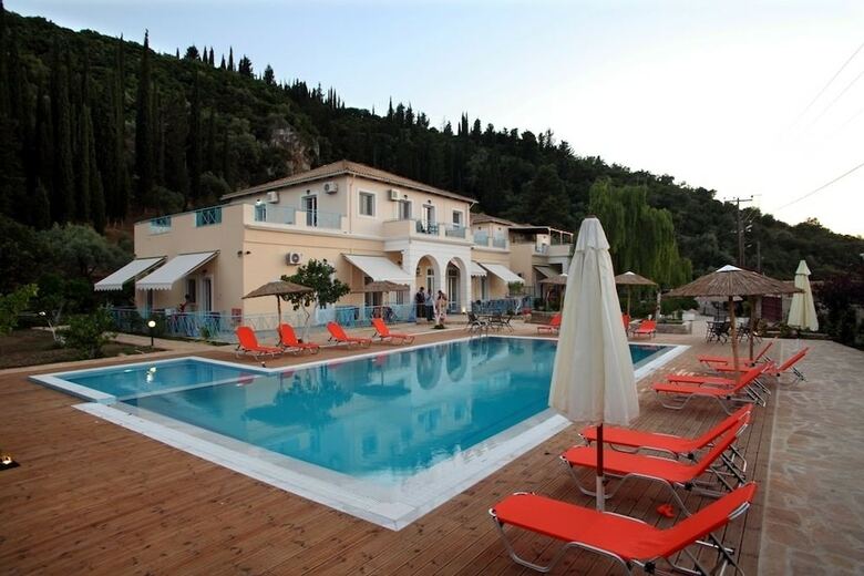 Hotel Apartments Avra