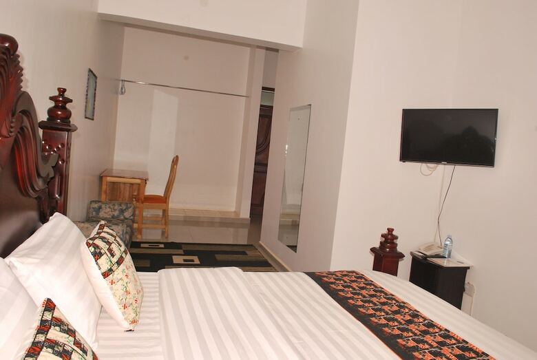 Mowicribs Hotel & Spa