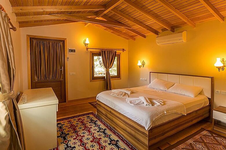 Secret Garden Bungalows & Tent Hotel