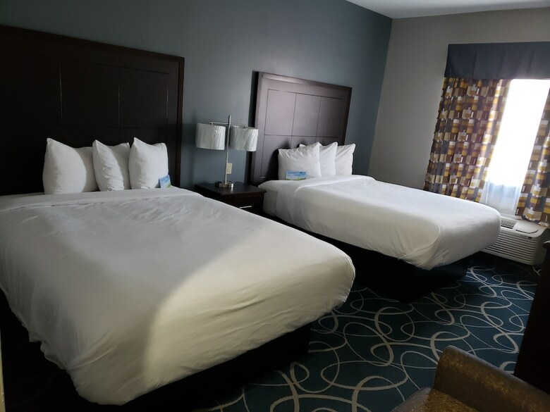 Hotel Days Inn & Suites By Wyndham Cleburne Tx
