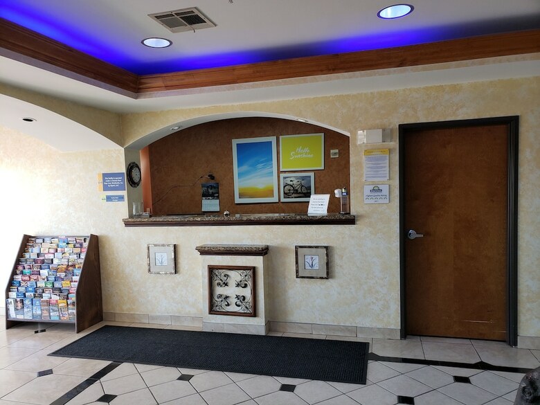 Hotel Days Inn & Suites By Wyndham Cleburne Tx