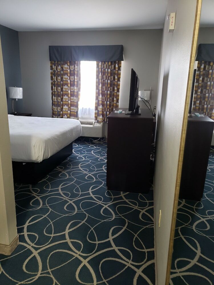 Hotel Days Inn & Suites By Wyndham Cleburne Tx