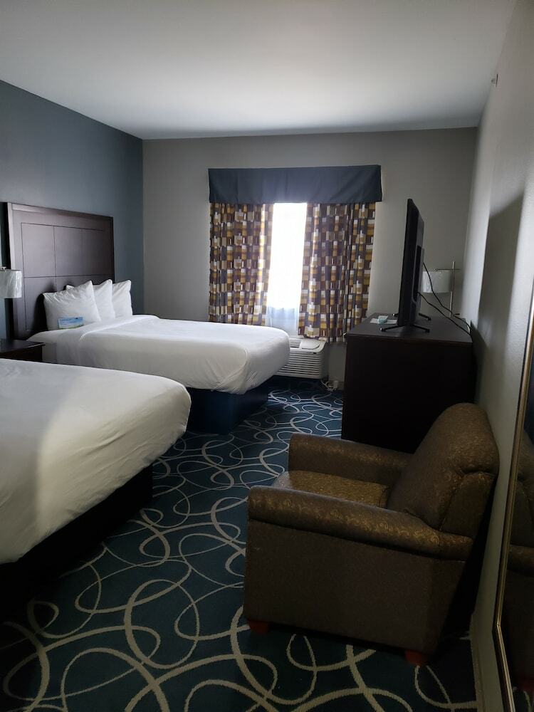 Hotel Days Inn & Suites By Wyndham Cleburne Tx