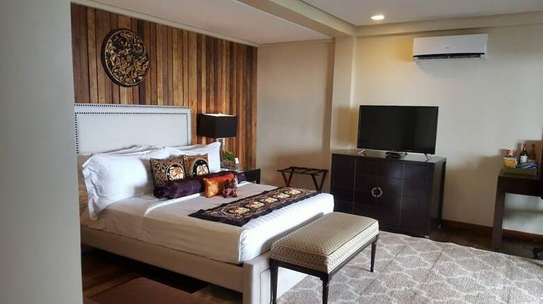 Bed & Breakfast The Oriental Luxury Suites Tagaytay