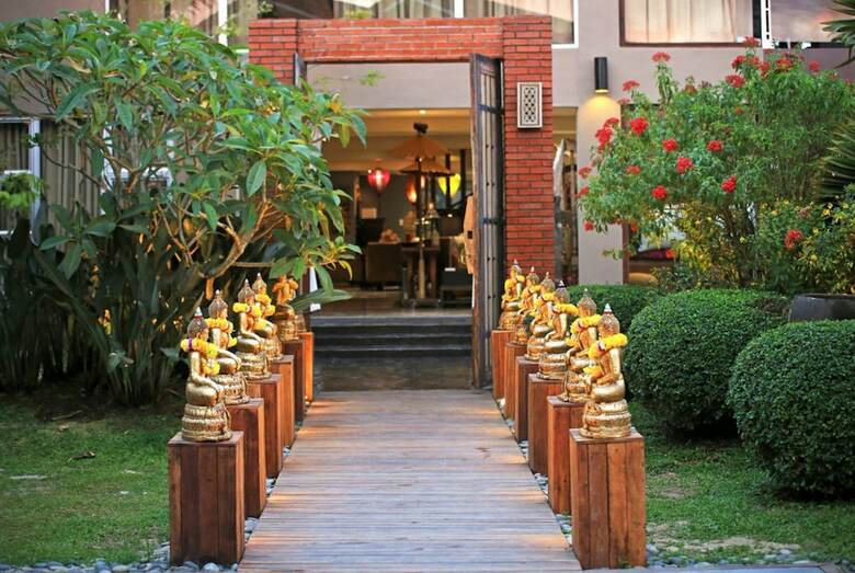 Bed & Breakfast The Oriental Luxury Suites Tagaytay