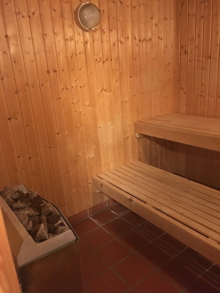 Montra Skaga Hotel