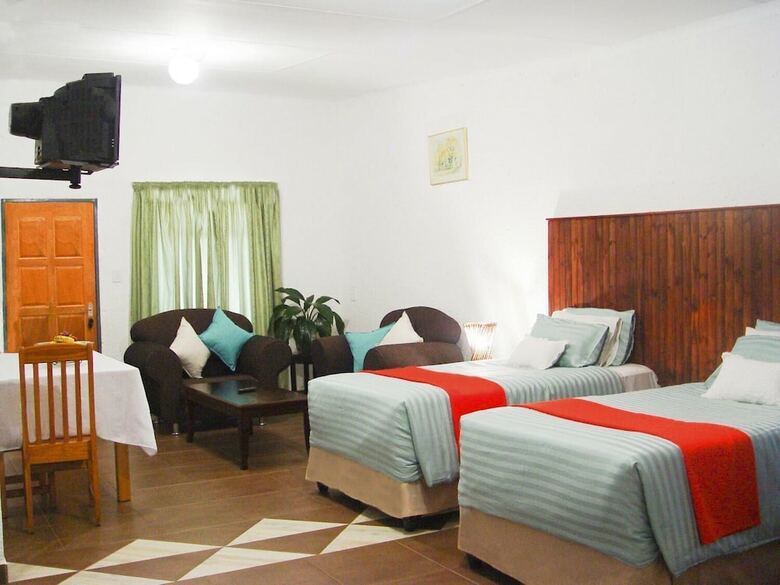Hotel Esther's Lodge