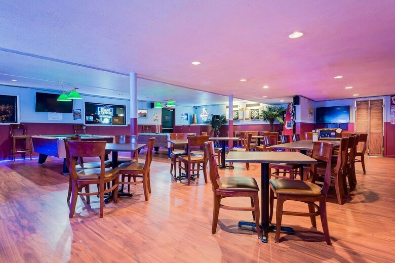 Hotel Ramada By Wyndham Cleveland Airport West