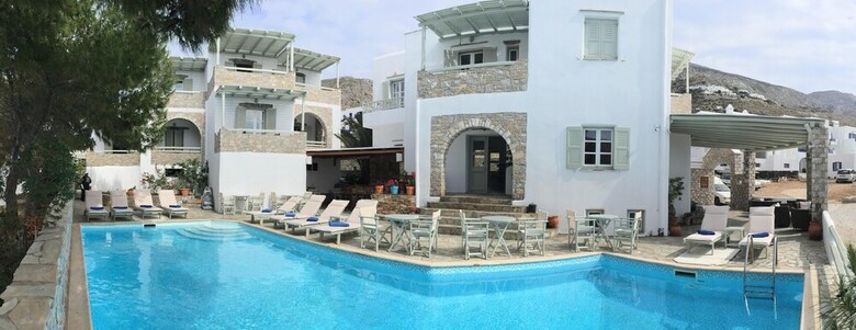 Yperia Hotel