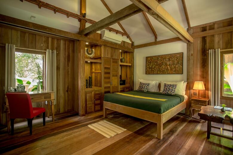 Hotel Isann Lodge