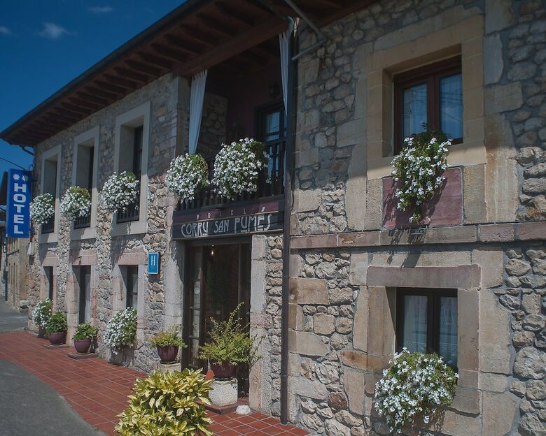 Hotel Corru San Pum�s