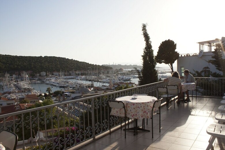 Yalcin Hotel