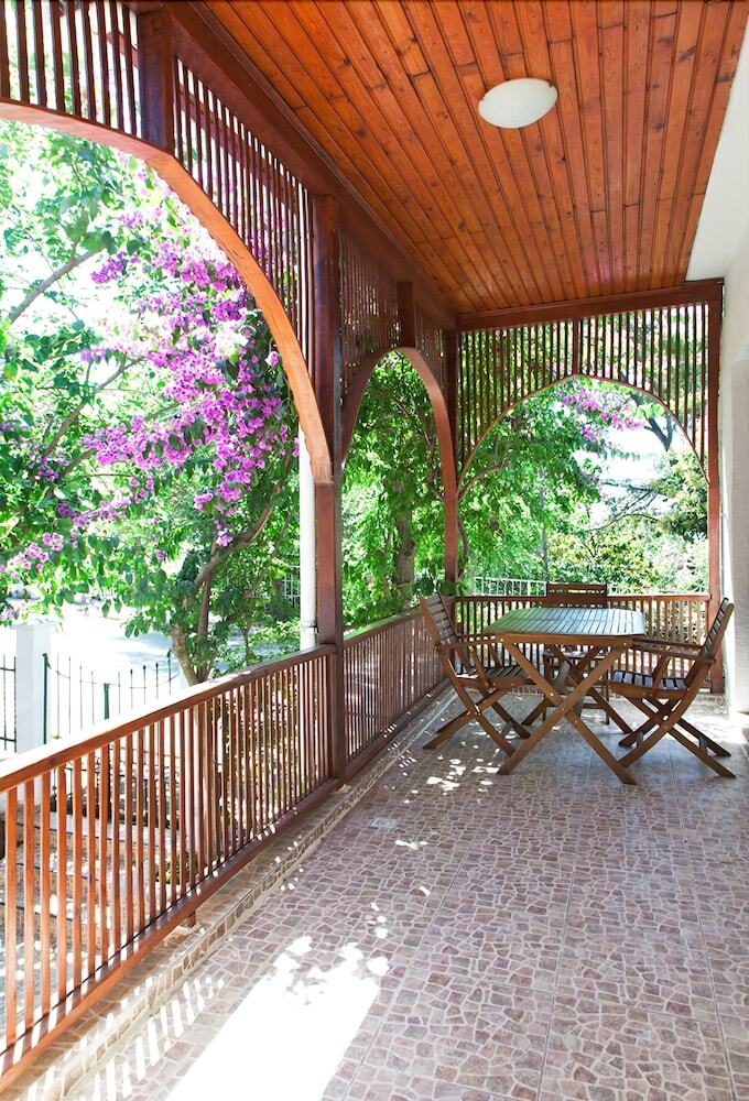 Pension Orhan Kutbay'in Evi Turyolu Cafe Pansiyon