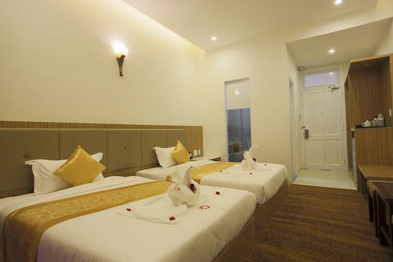Red Palace Hotel