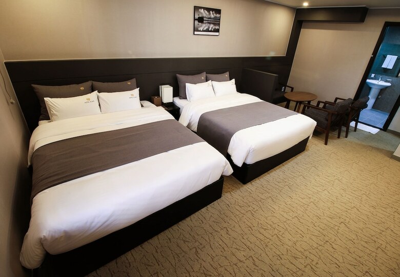 B.cent Hotel