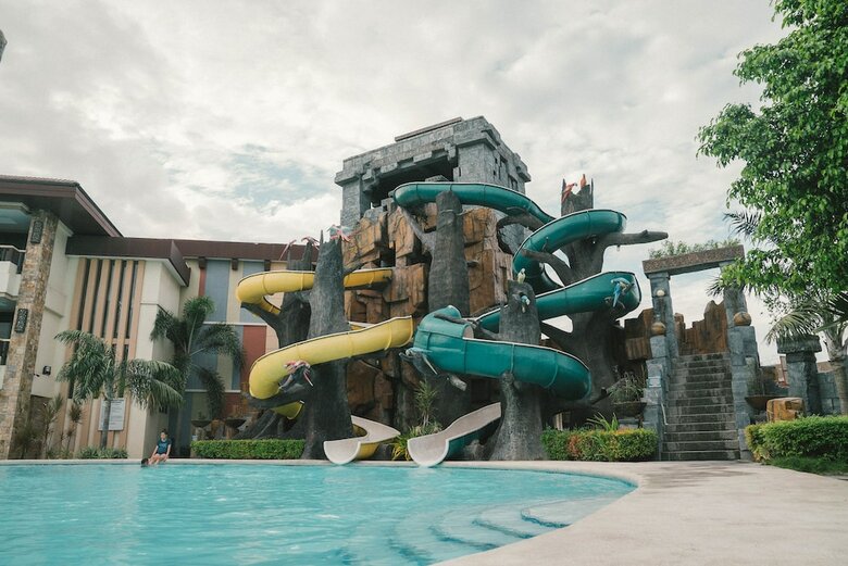 Hotel Cebu Westown Lagoon- South Wing