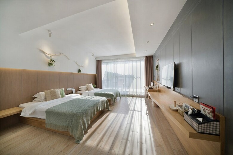 Ancient Street No.5 Youth Chic Hotel