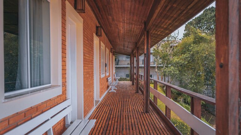 Chris Park Hotel