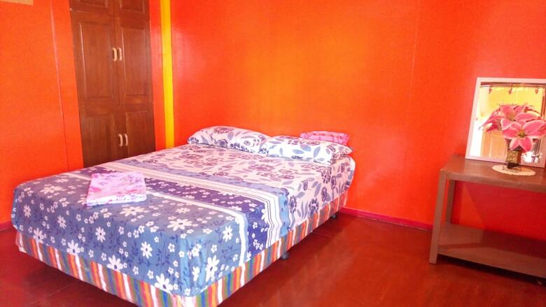 Hostal Rjc Hostel And Karaoke Bar