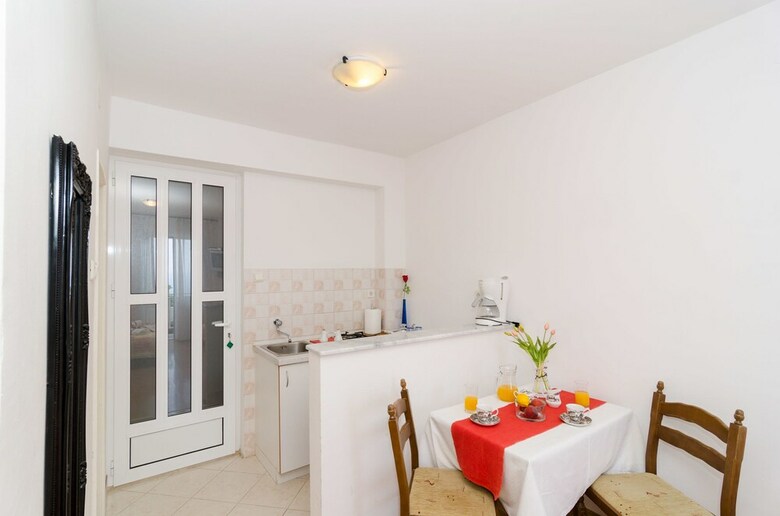 Apartments And Room Lora