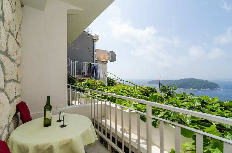 Apartments And Room Lora