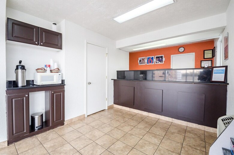 Motel 6 Commerce Ga