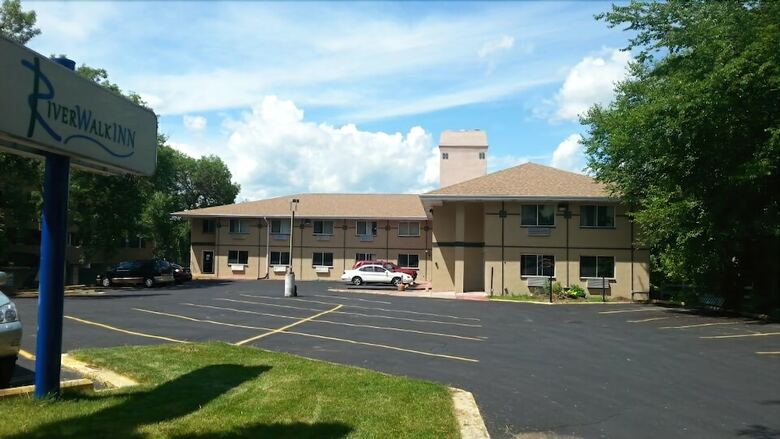 Hotel Riverwalk Inn & Suites