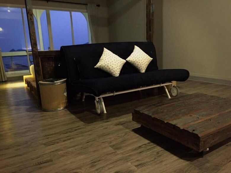 Hostal Sattahiptale Boutique Guest House & Hostel