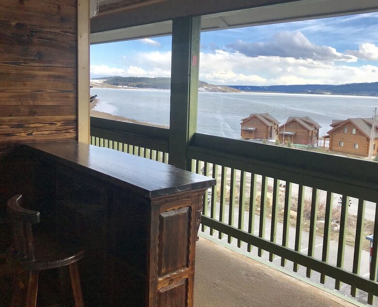 Lake View Suites
